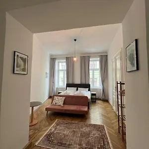 Apartment Centrally-located Authentic, Vienna