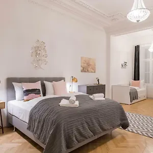Apartment Palais Schottentor, Vienna