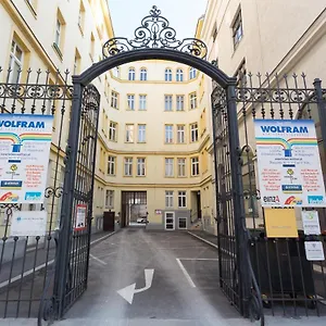 Апартаменты Margareten Long