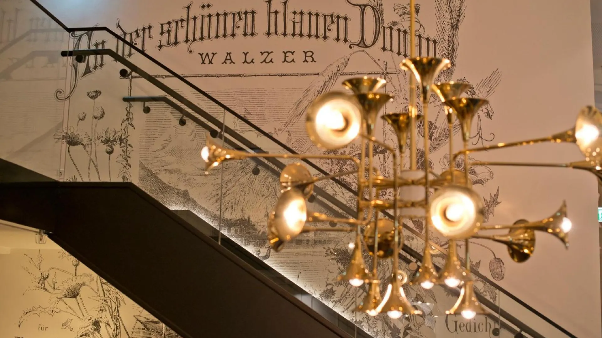 Motel One Wien-Staatsoper Отель Вена