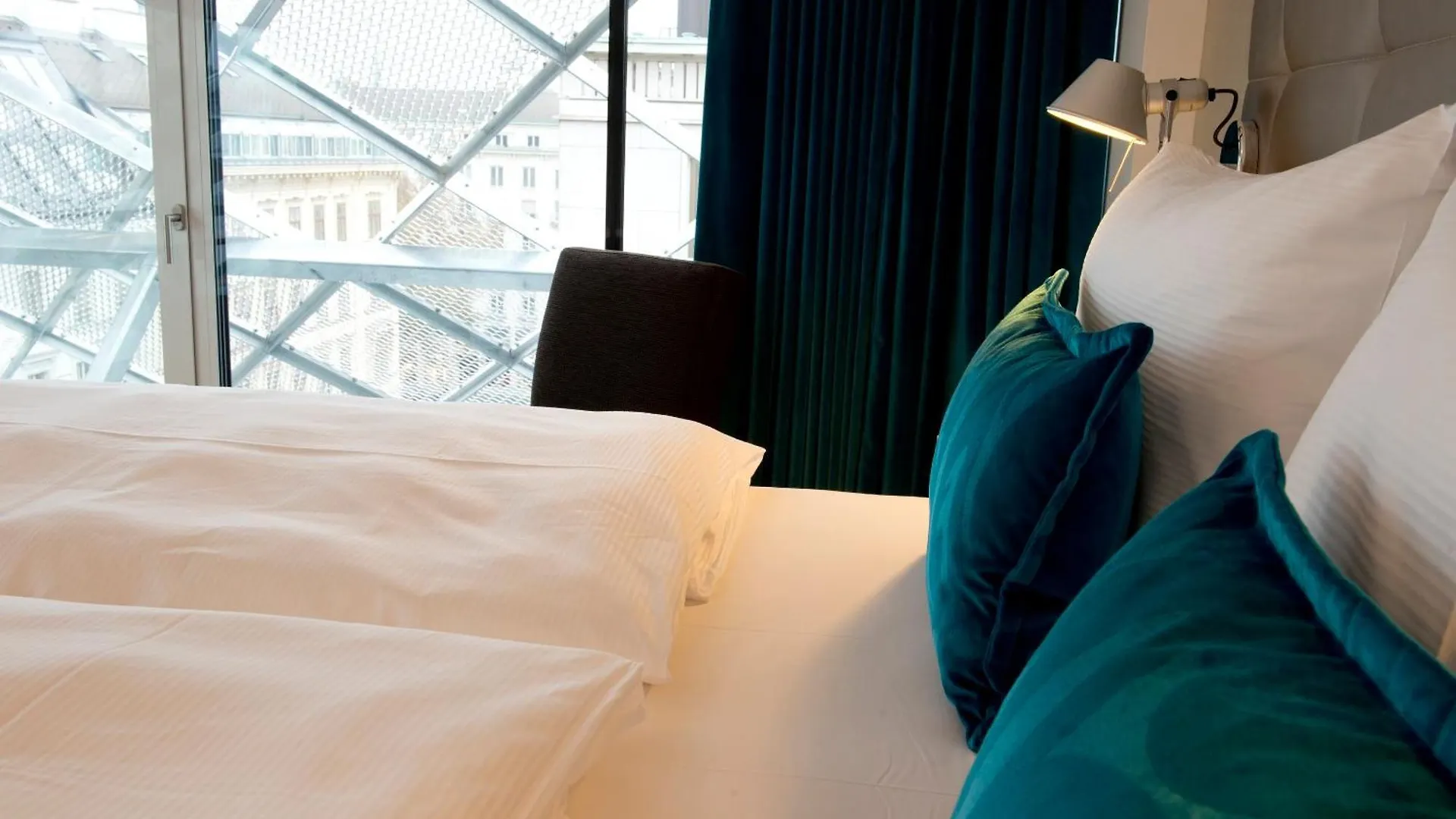 *** Отель Motel One Wien-Staatsoper Австрия
