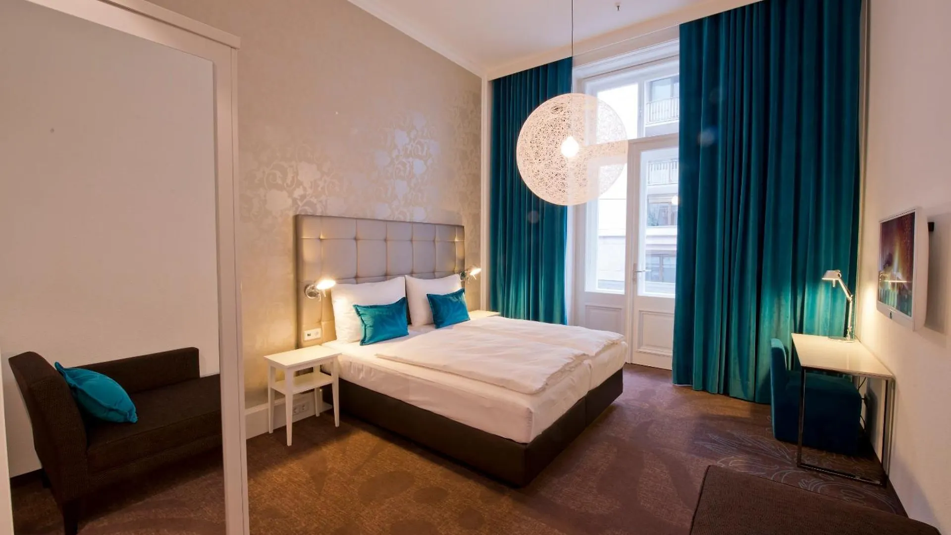 Motel One Wien-Staatsoper Отель