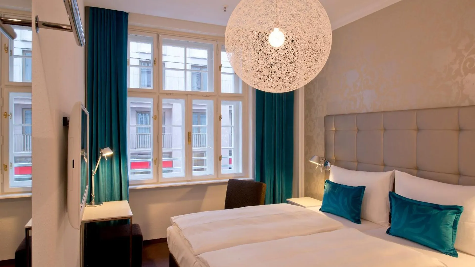 Motel One Wien-Staatsoper Отель
