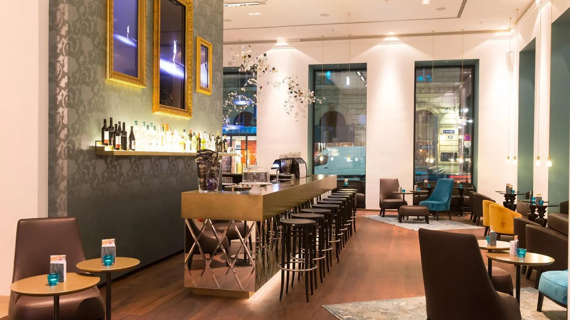 Motel One Wien-Staatsoper Отель Вена