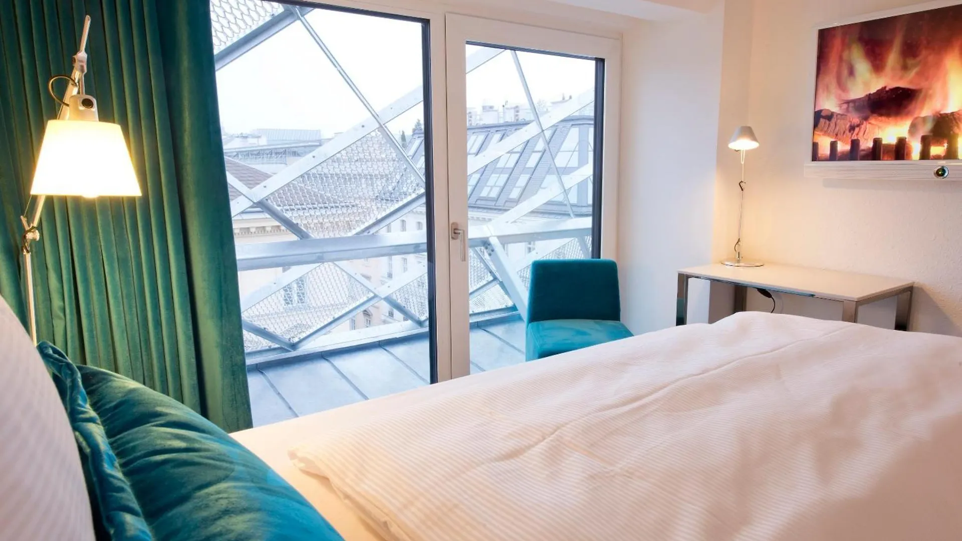 Motel One Wien-Staatsoper Отель Вена