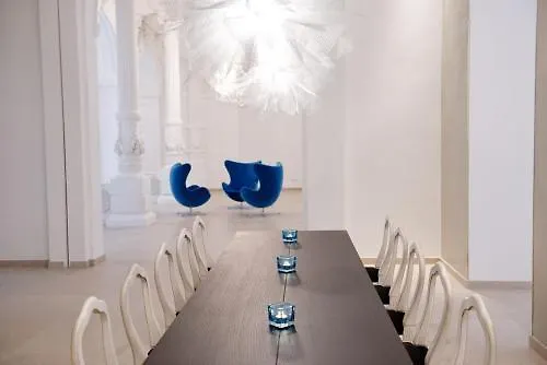 Отель Motel One Wien-Staatsoper